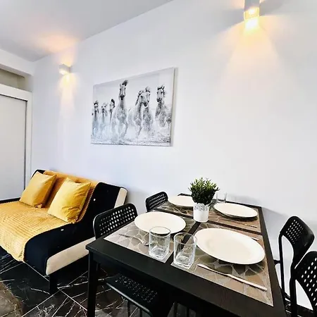 Apartman Brand New Studio, Top Location, Next Attractions *