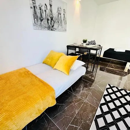 Apartman Brand New Studio, Top Location, Next Attractions *