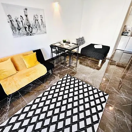 Brand New Studio, Top Location, Next Attractions *
