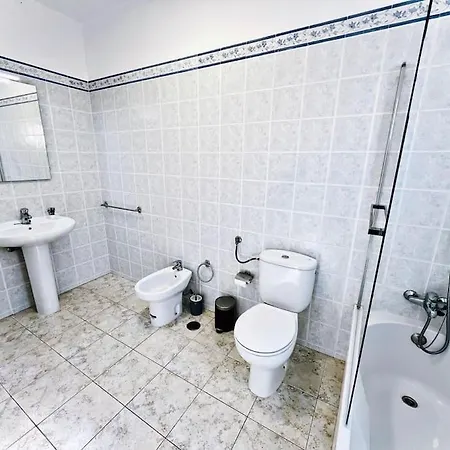 Brand New Studio, Top Location, Next Attractions *